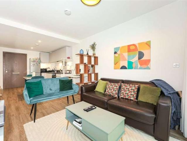 Apartment for rent in Brook Green, Greater London