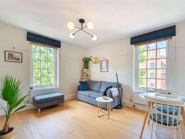 House for rent in Covent Garden, Victoria