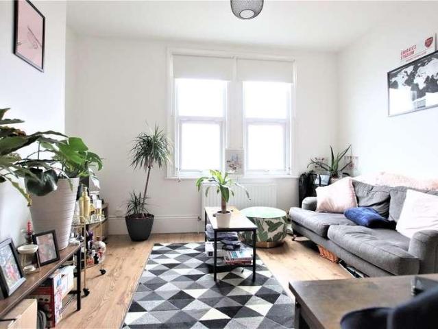 Apartment for rent in London Borough of Croydon, Shirley