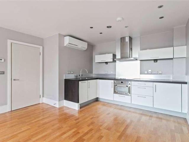 Apartment for rent in Highbury, Greater London