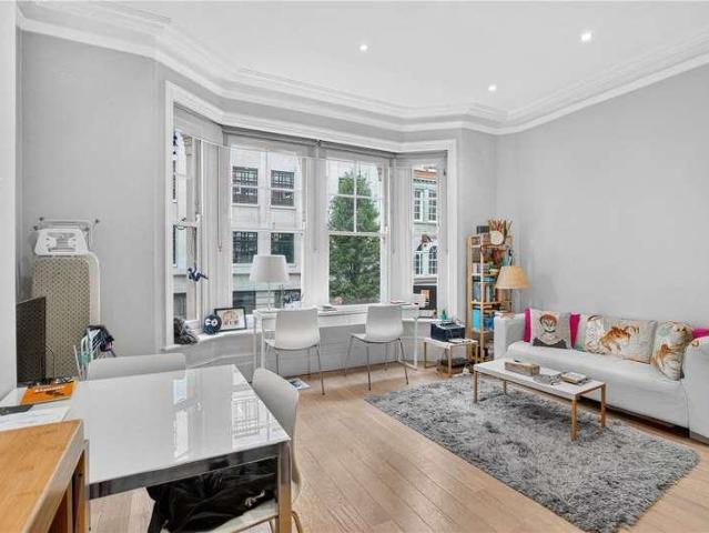 Apartment for rent in Victoria, Greater London