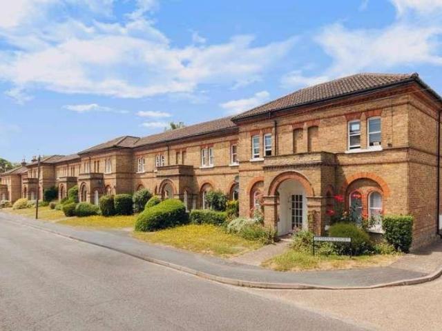 Apartment for rent in Woking, Surrey