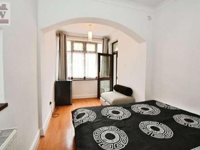 House for rent in London Borough of Hounslow, Spring Grove