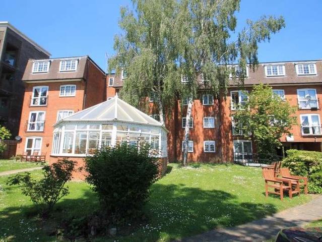 House for rent in Kenton, Greater London