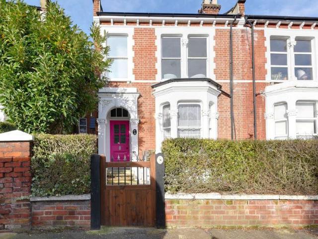 Apartment for rent in Highgate, Greater London