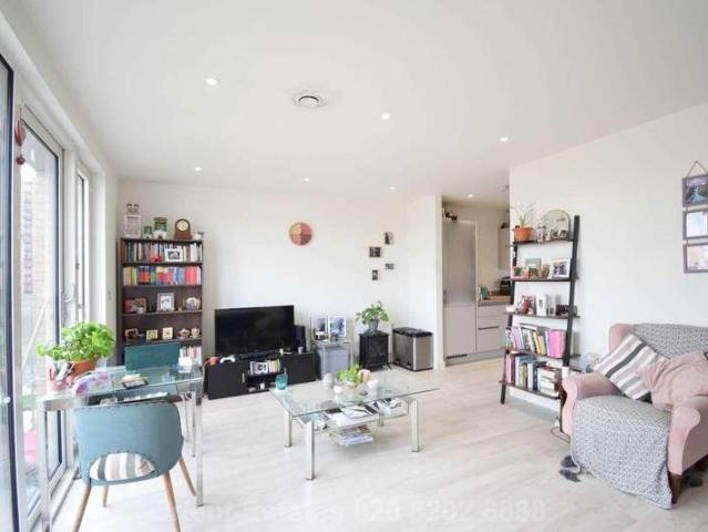 Apartment for rent in Colindale, Greater London