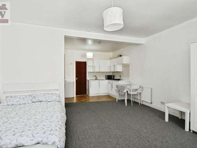 Apartment for rent in London Borough of Hounslow, Greater London