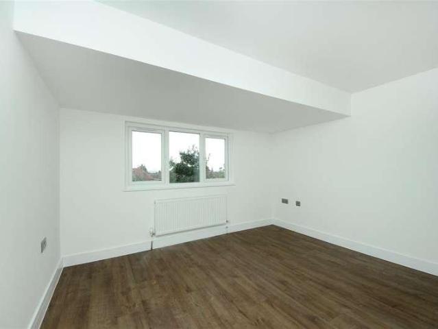 Apartment for rent in London Borough of Ealing, Park Royal