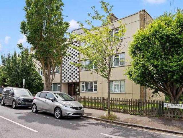 Apartment for rent in Norbiton, Greater London