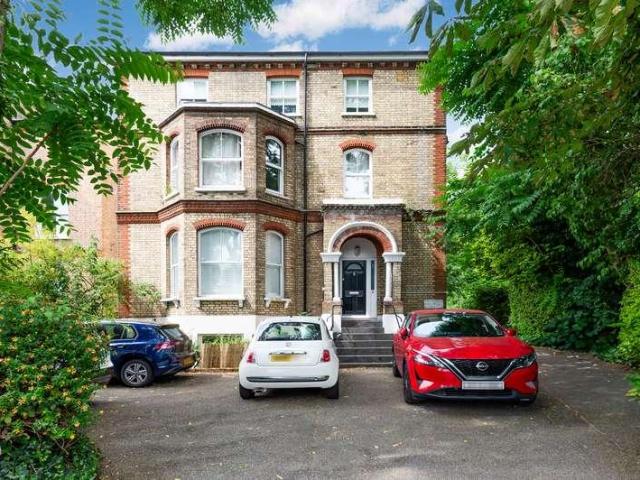 Apartment for rent in Surbiton, Greater London