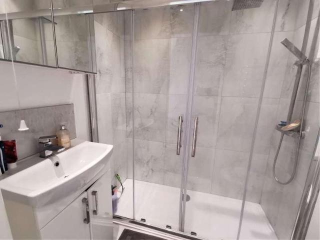 Apartment for rent in St Albans, Five Acres