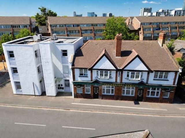 Apartment for rent in London Borough of Hounslow, Greater London