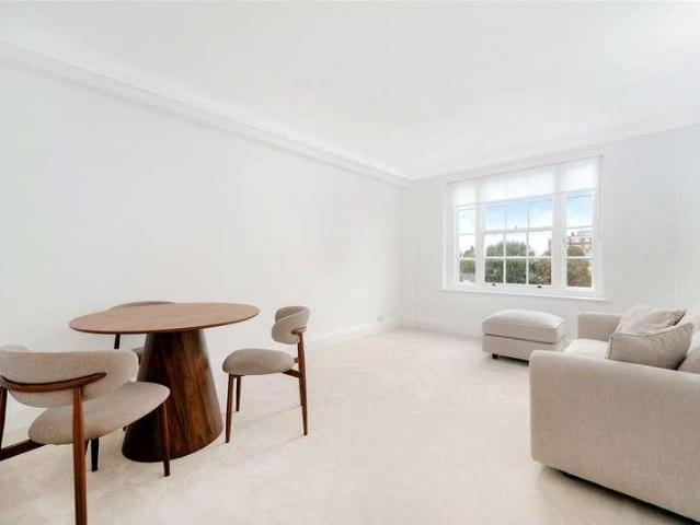 Apartment for rent in St. John's Wood, Greater London