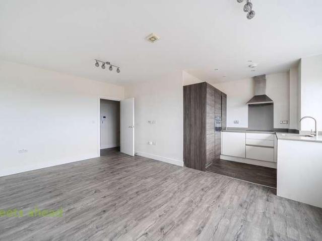Apartment for rent in London Borough of Croydon, Shirley