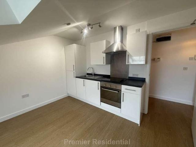 Apartment for rent in Outwood, Bury