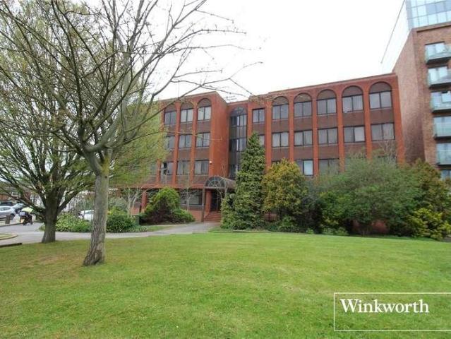 Apartment for rent in Elstree and Borehamwood, Borehamwood