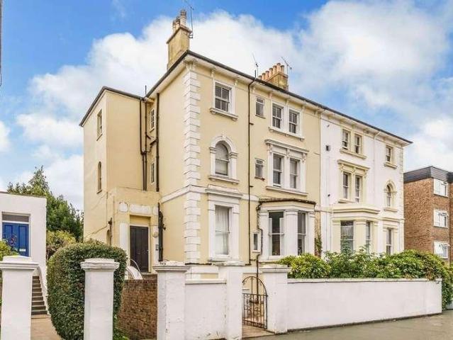 Apartment for rent in Surbiton, Greater London