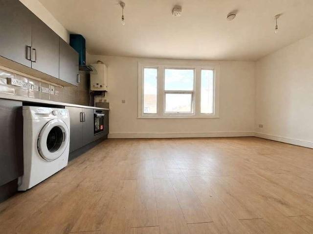 Apartment for rent in Rodbourne, Swindon