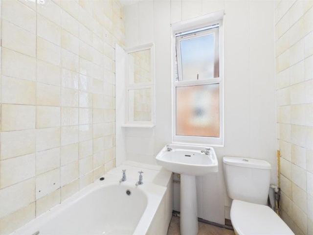 Apartment for rent in Ball Hill, West Midlands