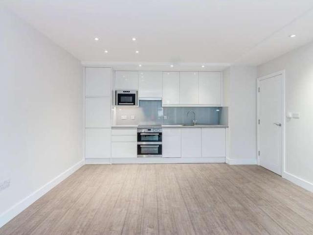 Apartment for rent in London Borough of Ealing, Greater London