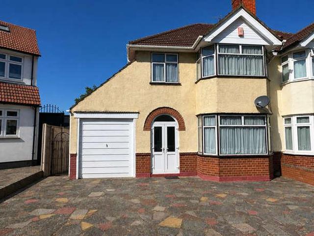Apartment for rent in Lane, Greater London