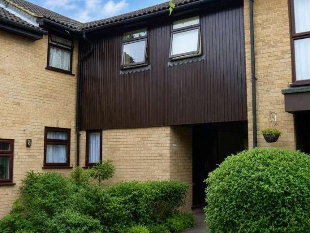 Apartment for rent in Woking, Surrey