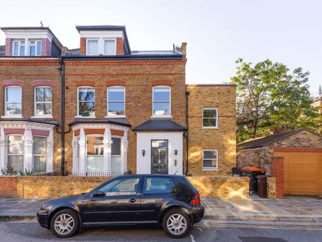 Apartment for rent in Brownswood Park, Stoke Newington