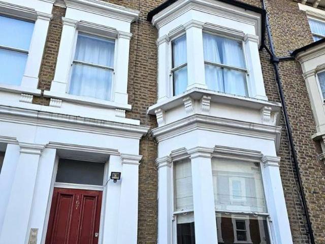 Apartment for rent in Brook Green, Greater London