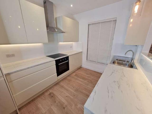Apartment for rent in Farley Hill, Spring Park