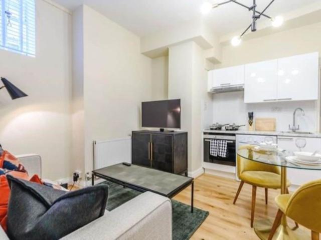 Apartment for rent in St. John's Wood, Greater London