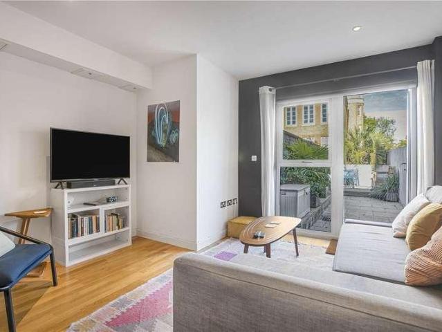 House for rent in Covent Garden, Victoria