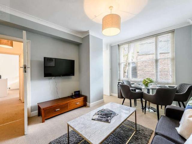 House for rent in Covent Garden, Victoria
