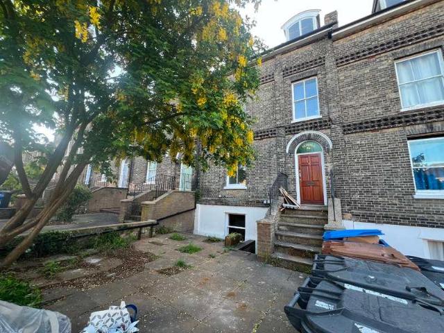 House for rent in Key Street, Suffolk
