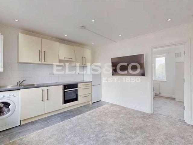Apartment for rent in London Borough of Ealing, Greater London