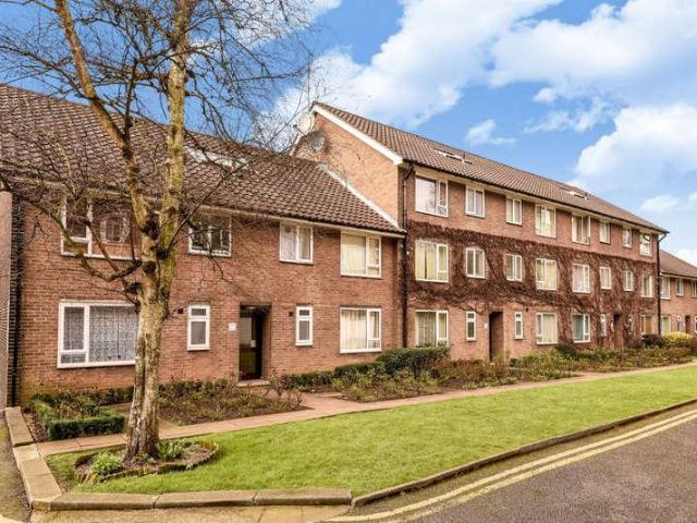 Apartment for rent in Kenton, Harrow On The Hill