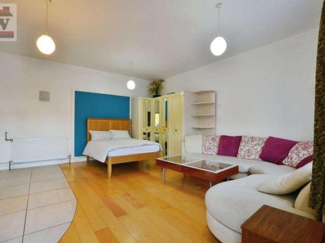 Apartment for rent in London Borough of Hounslow, Spring Grove