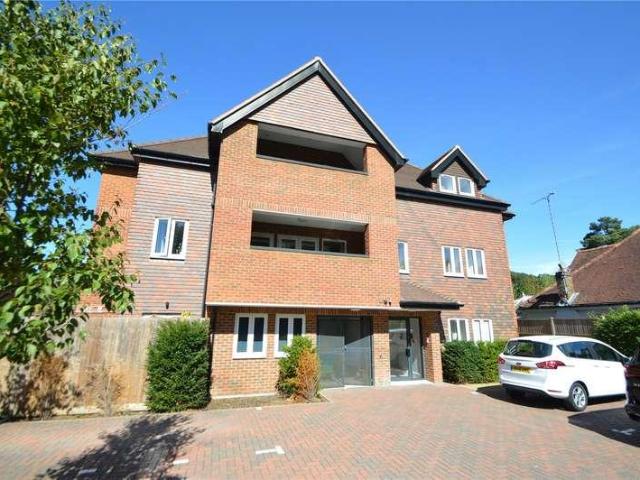 Apartment for rent in London Borough of Croydon, Hillview