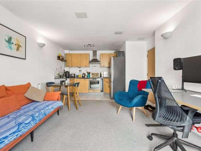 Apartment for rent in Shacklewell, Greater London