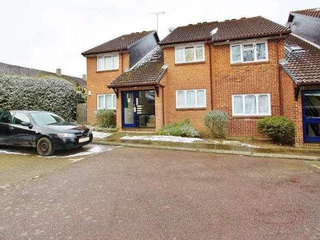 Apartment for rent in Debden Green, Epping
