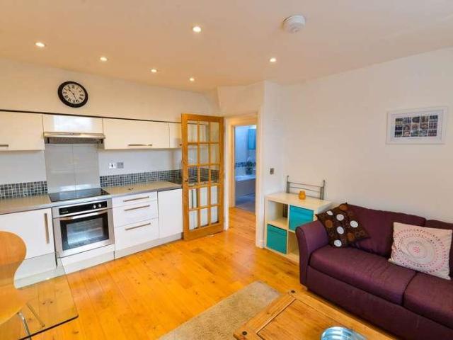 Apartment for rent in Pachesham Park, Surrey