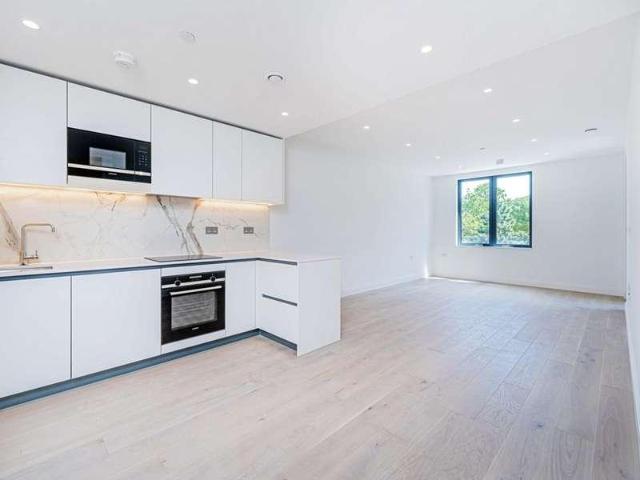 Apartment for rent in Sands End, Greater London