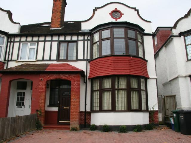 Apartment for rent in Temple Fortune, Greater London