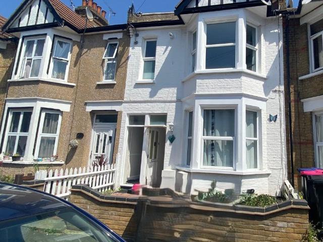 Apartment for rent in Southend City Centre Neighbourhood, Alton Barnes