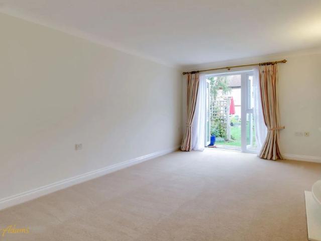 Apartment for rent in Angmering, Arun