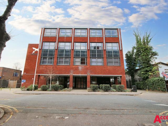 Apartment for rent in Rush Green, Greater London