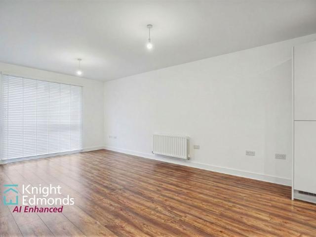 Apartment for rent in Ringlestone, Midway