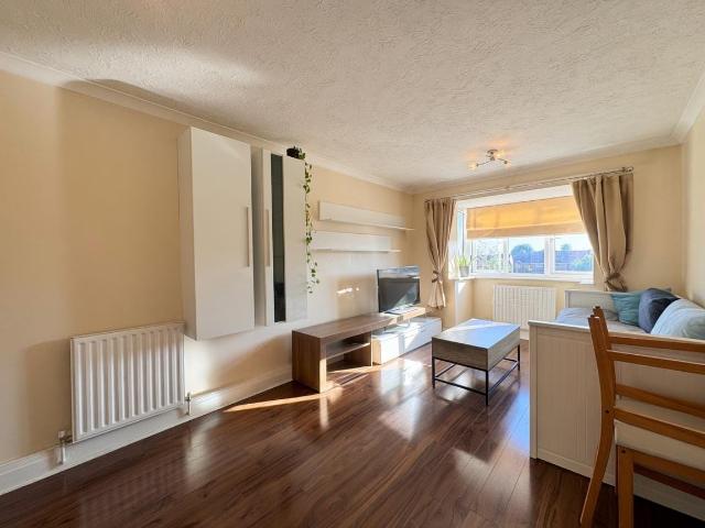 Apartment for rent in Dollis Hill, Greater London