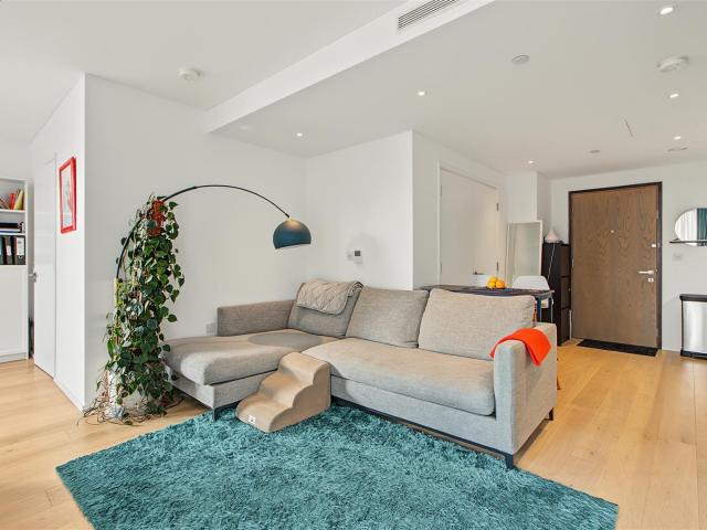 Apartment for rent in Plantation Wharf, Greater London