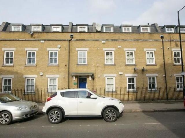 Apartment for rent in Mile End, Greater London