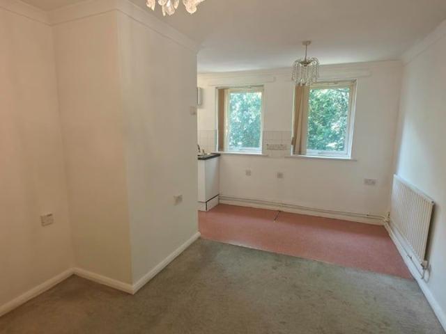 Apartment for rent in Eastleigh, Helford
